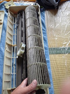 エアコン掃除ファン取り外し